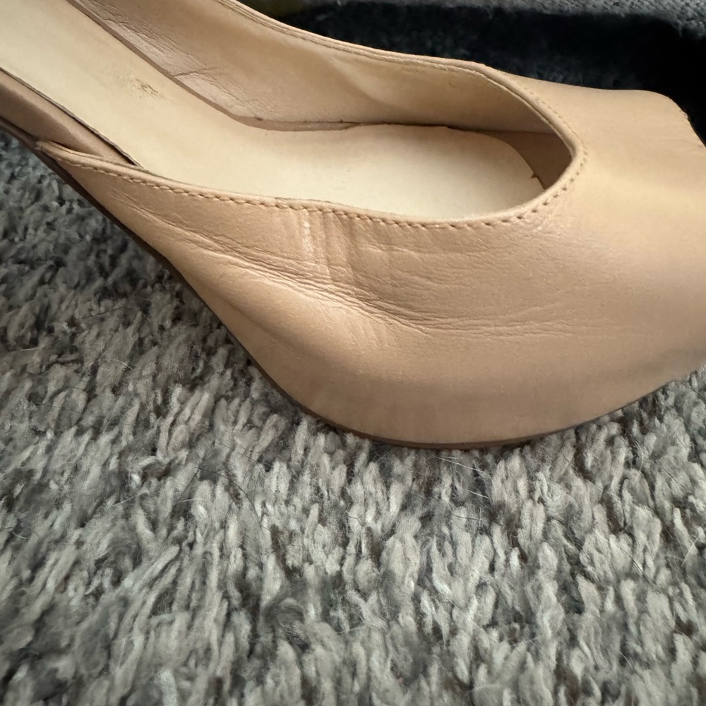 Nude Heels - Nine West size 8 - Picture 7 of 14